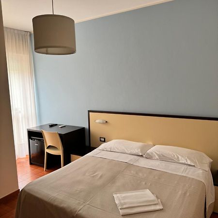 Pensione Bologna Alba Adriatica Esterno foto
